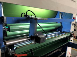 Petit pain pour rouler les matériaux différents de stratification de petit pain de la machine FMZ-1300J deux ensemble