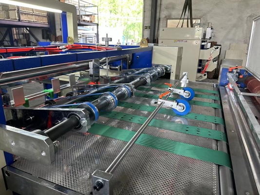 FMZ-1080AN Machine de laminage par film autoamtique,Taille maximale de feuille:1080*1000mm,Taille minimale de feuille:350*295mm,Vite de la machine :105m/min